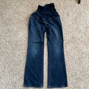 • Maternity Jeans •